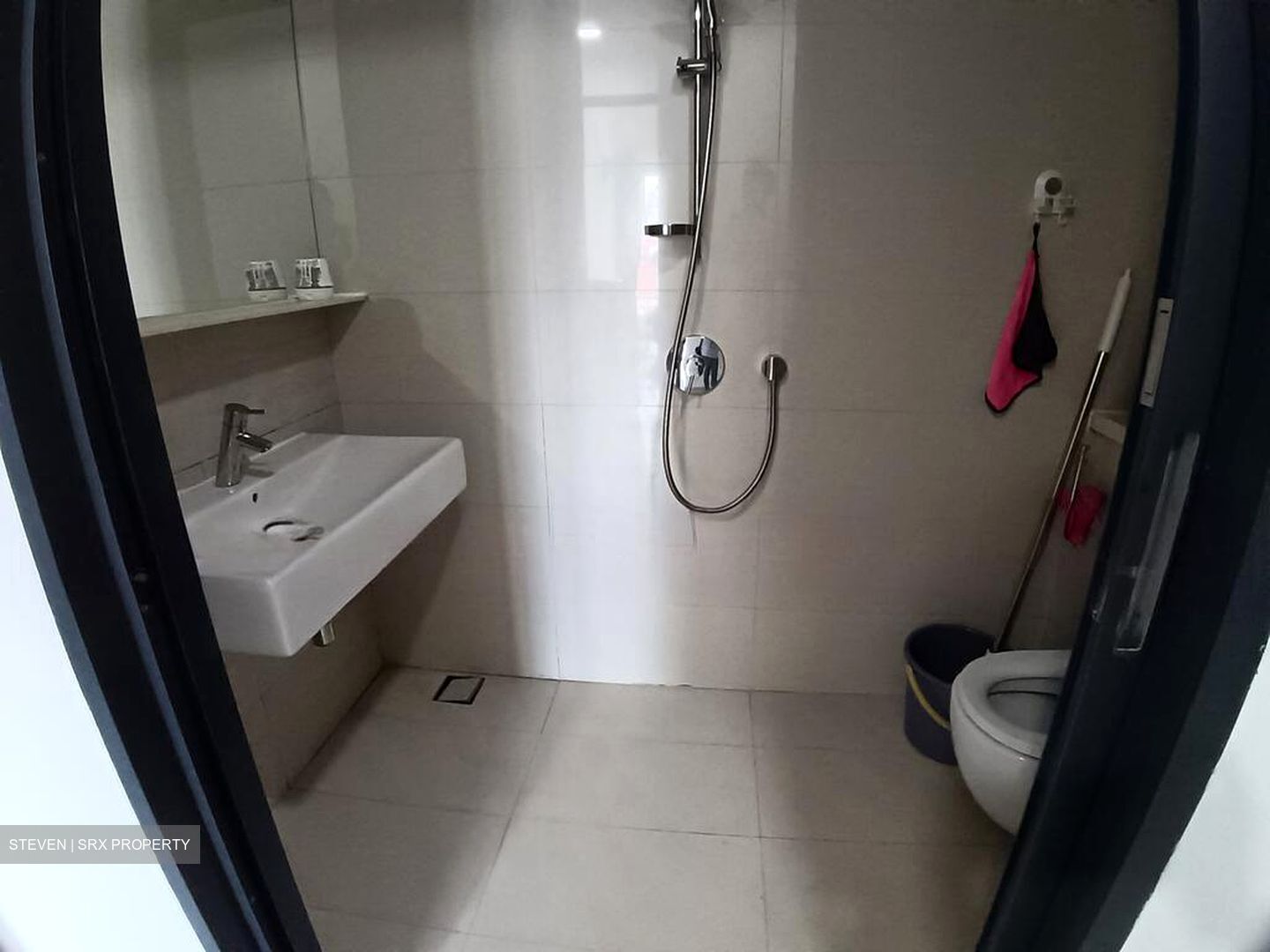 8 Farrer Suites (D8), Apartment #525997081